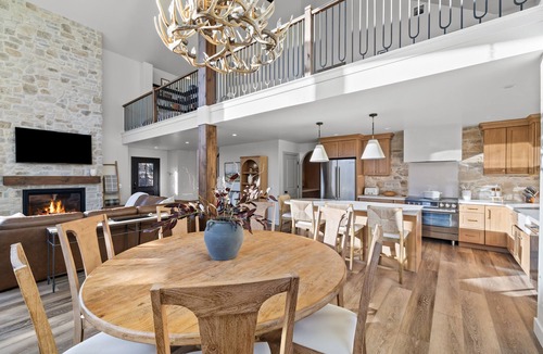 Orderville Cabin | Zion East Luxury | Private Hot Tub & Fire Pit