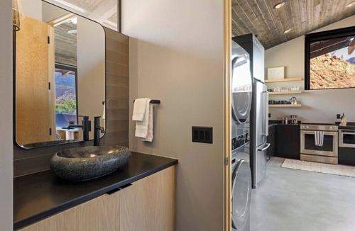 Zion National Park South Entrance Apartment | Zion loft | Canyon Views | Unit 1