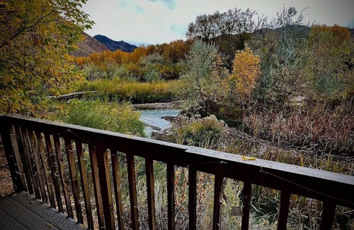 Sevier Cabin | Zion NP themed Cabin on right the Sevier RIVER with breakfast included! No pets