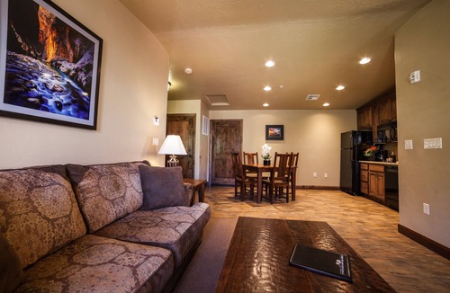 Zion National Park South Entrance Apartment | Zion Park Retreat | 1 Unit | Steps from Zion National Park Entrance and Shuttles
