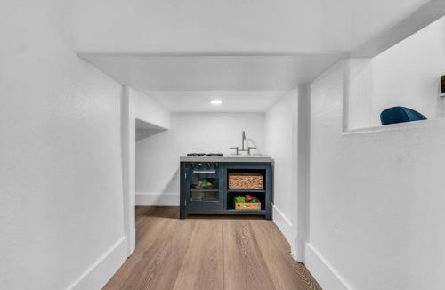 Glendale House | Zion Plush Family Escape HotTub, Games, Sleeps 14