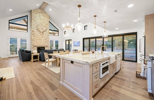 Virgin House | Zion Riverfront Farmhouse