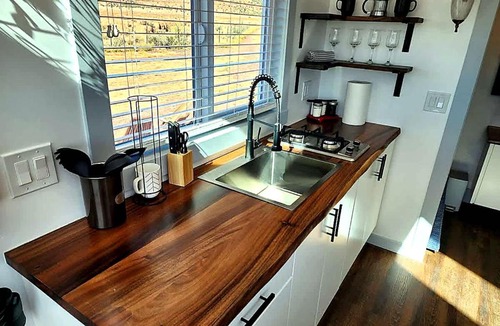 Apple Valley House | Zion Stargazing Oasis Pet-Friendly Stay