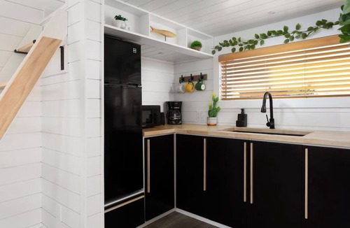 Apple Valley House | Zion Tiny Home Private Hot Tub Near Trails