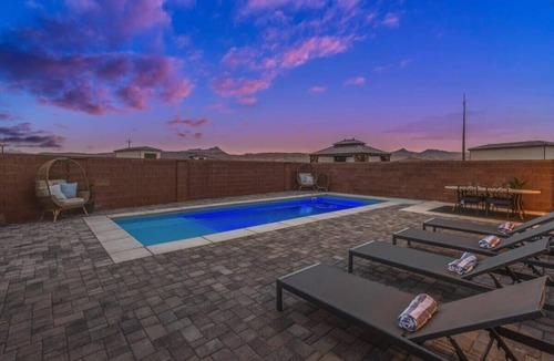 Hurricane House | Zion Village Private Poolside Home