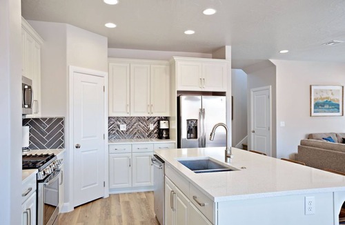 Sienna Hills House | Zion Zen Family-Friendly Townhouse With Home Theater and Pool access