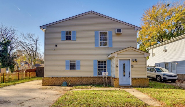 < 1 Mi to Beach! Quaint Norfolk Duplex w/Yard