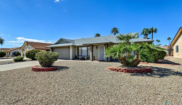 < 1 Mi to Golf: Home w/Screened Porch in Sun City