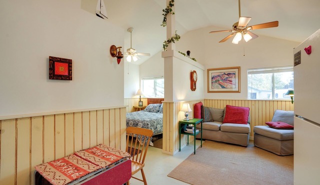 < 1 Mi to Horse Boarding: Cozy Yarnell Hideaway!