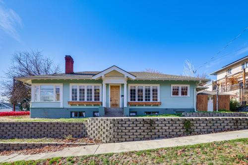 1 Mi to Pendleton Round-Up: Historic 'Elnor' Home