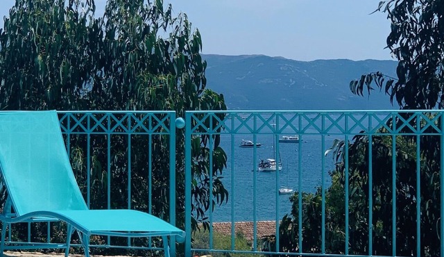 10-person villa with private heated pool and sea view