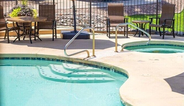 136 Fully Furnished Vacation Rental with Resort Amenities