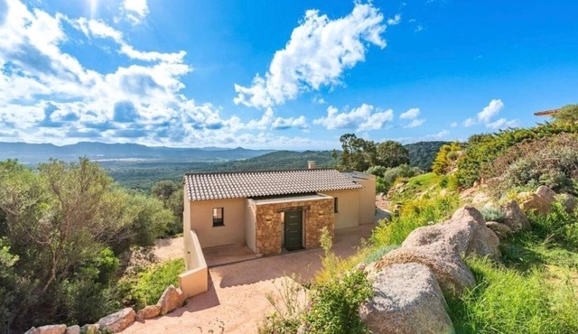 150m2 4 bedroom family home located in San gavino 10min from figari