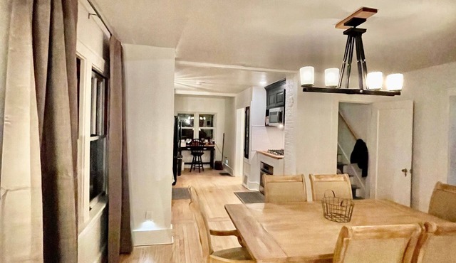 1910 Classic Beauty With All The Modern Amenities.