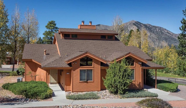 1Bed/1Bath - Gorgeous Flagstaff Location with Pools, Golf, and More!