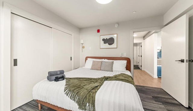 2 Bedroom 2 Bath Downtown