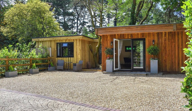 2 bedroom accommodation in Ringwood, near Wimborne