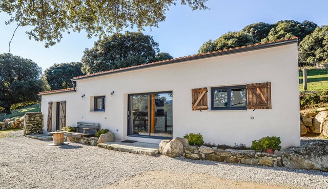 2 bedroom amazing home in Pila canale