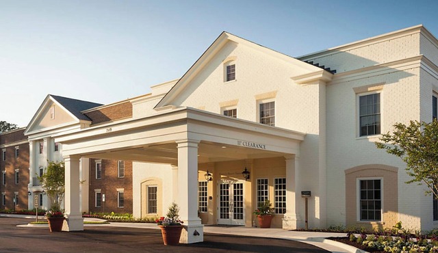 2 Bedroom Condo, Sleeps 6 at Bluegreen Patrick Henry Square Resort!