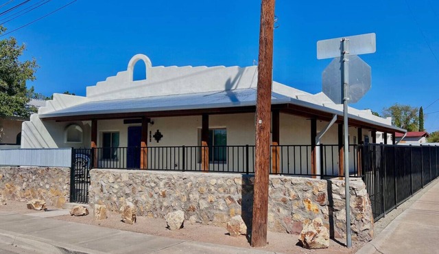 2 king bds/2.5 bathrooms in the heart of Downtown