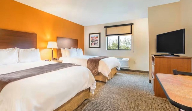 2 Units | Spacious Stays | w/Kitchenettes