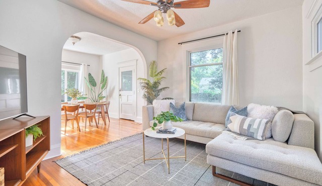 2BR/1BA Big Yard Near Moda Center | Hot Tub