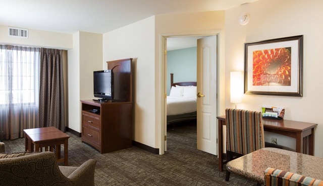 2BR Queen Suite w/Full Kitchen | Free Breakfast