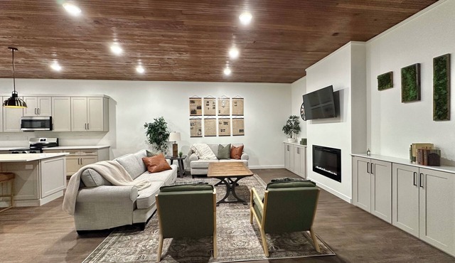 3 bed 2 bath with Garage and open floor plan on 2nd story 20 mins from Bear Lake