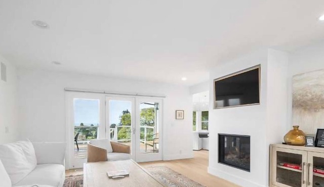 3 bedroom Aptos Home With Ocean View!