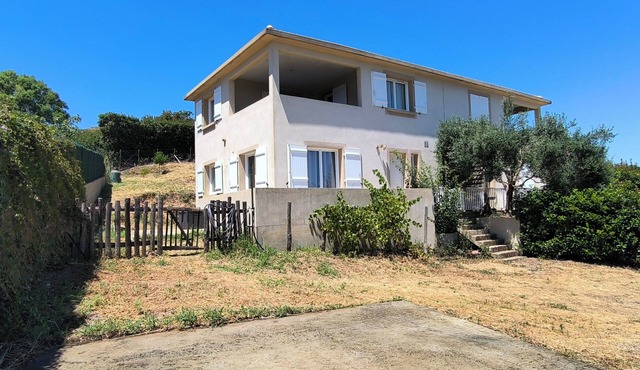 3-bedroom house with 2 bathrooms – 7 min from the beaches – quiet & modern, 76 m²