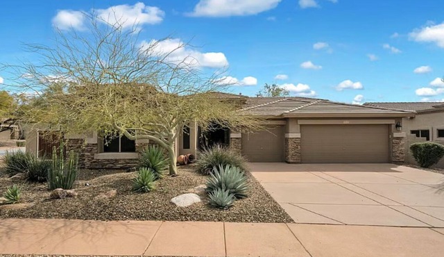 3-bedroom house + office in convenient area of North Phoenix.