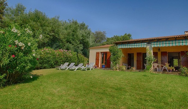 3-bedroom villa 200m from beach with garden, terrace, and secure parking