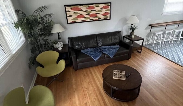 3-BR Home 3 mins. to Airport & 11 mins. to Beach