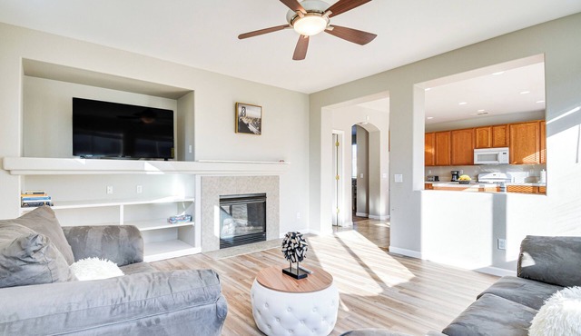 3 Mi to Downtown Merced: Family-Friendly Home