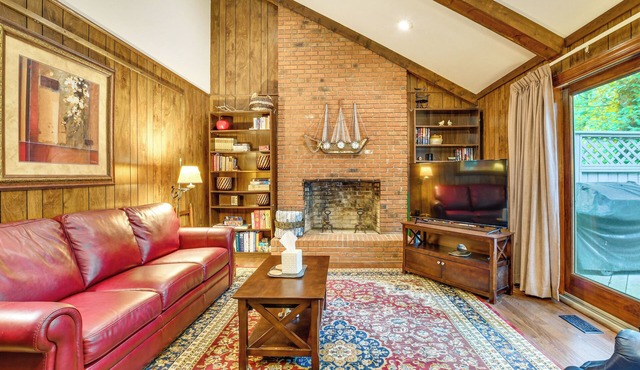 3 Mi to Dtwn Cary! Spacious Home w/Deck & Grill