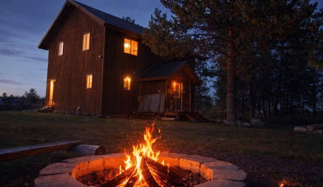 31 MI YNP | Fire Pit | Sleeps 10|WorldclassFishing