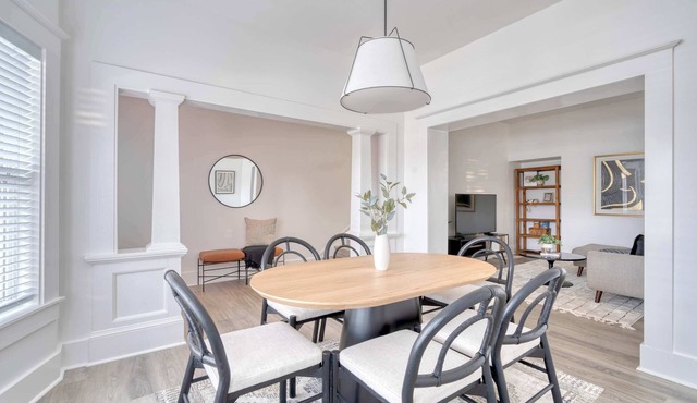 3BR Sleeps 8 Perfect for Groups Renovated