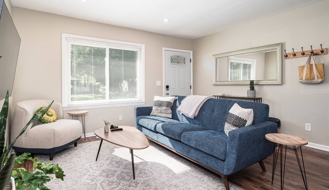 4 BD 2 Bath Home 10 min from base