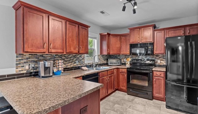 4 Bedroom - Longer Term Rentals Year Round
