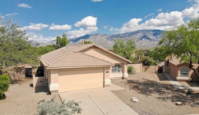 4 Bedroom Retreat in the Heart of Oro Valley