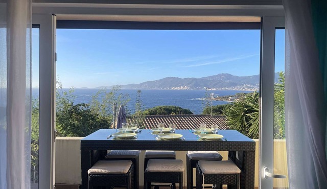 4-room holiday home with air conditioning and parking in Porticcio