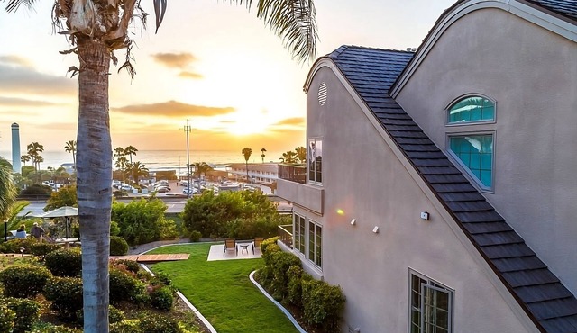 4 Units | Full Kitchen | Balcony | Free Parking | Steps from Del Mar Beach