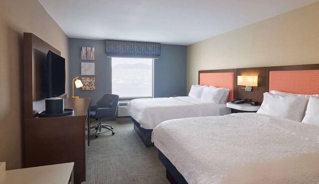 4 Units | Smithfield Haven: Ideal for Travelers Seeking Comfort & Style