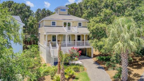 45 Pelican Bay by AvantStay
