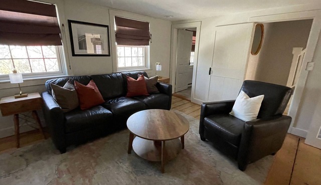 4Bdrm 2 Bath Gem Prime Location, Cozy & Convenient
