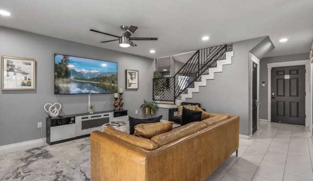 4BR Avondale Home w/2 King Beds Sleeps 10