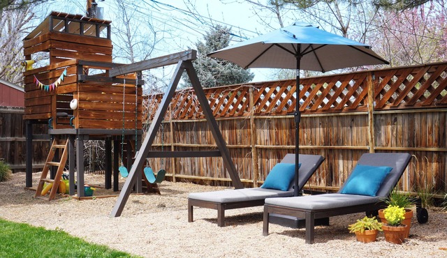 4br Olde Town ~ Firepit ~ Outdoor Heated Dining ~ Playset
