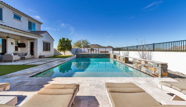5-bedroom vacation home 11 minutes from Peoria Sports Complex- Heated Pool