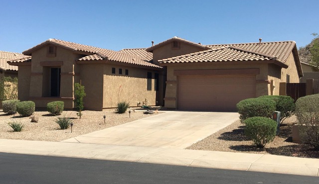 5 Star Rating! Located in award winning master planned community - Estrella.