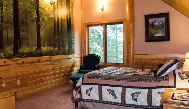 550 sq. ft. private suite on the upper floor of an amazing modern log home.
